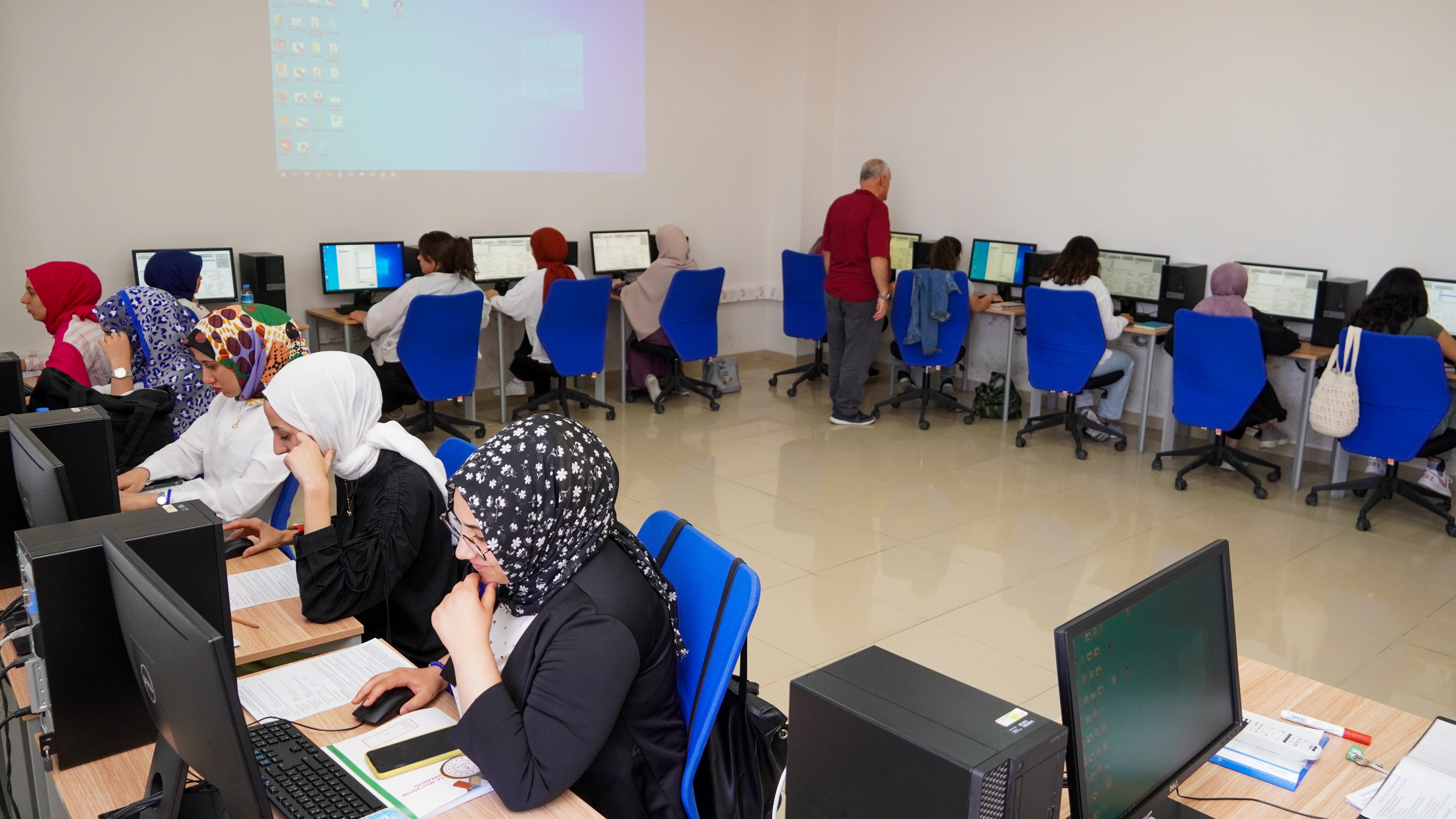 Depremzedelerimize Yönelik Mesleki Eğitimler KTO Teknoloji ve Eğitim Kampüsü’nde Başladı.